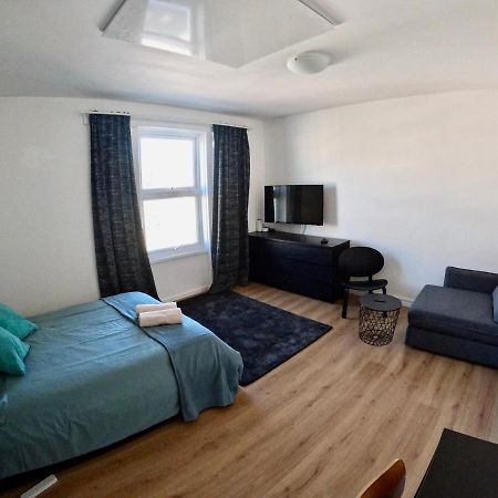 Lovely One Bedroom Flat London Eksteriør billede