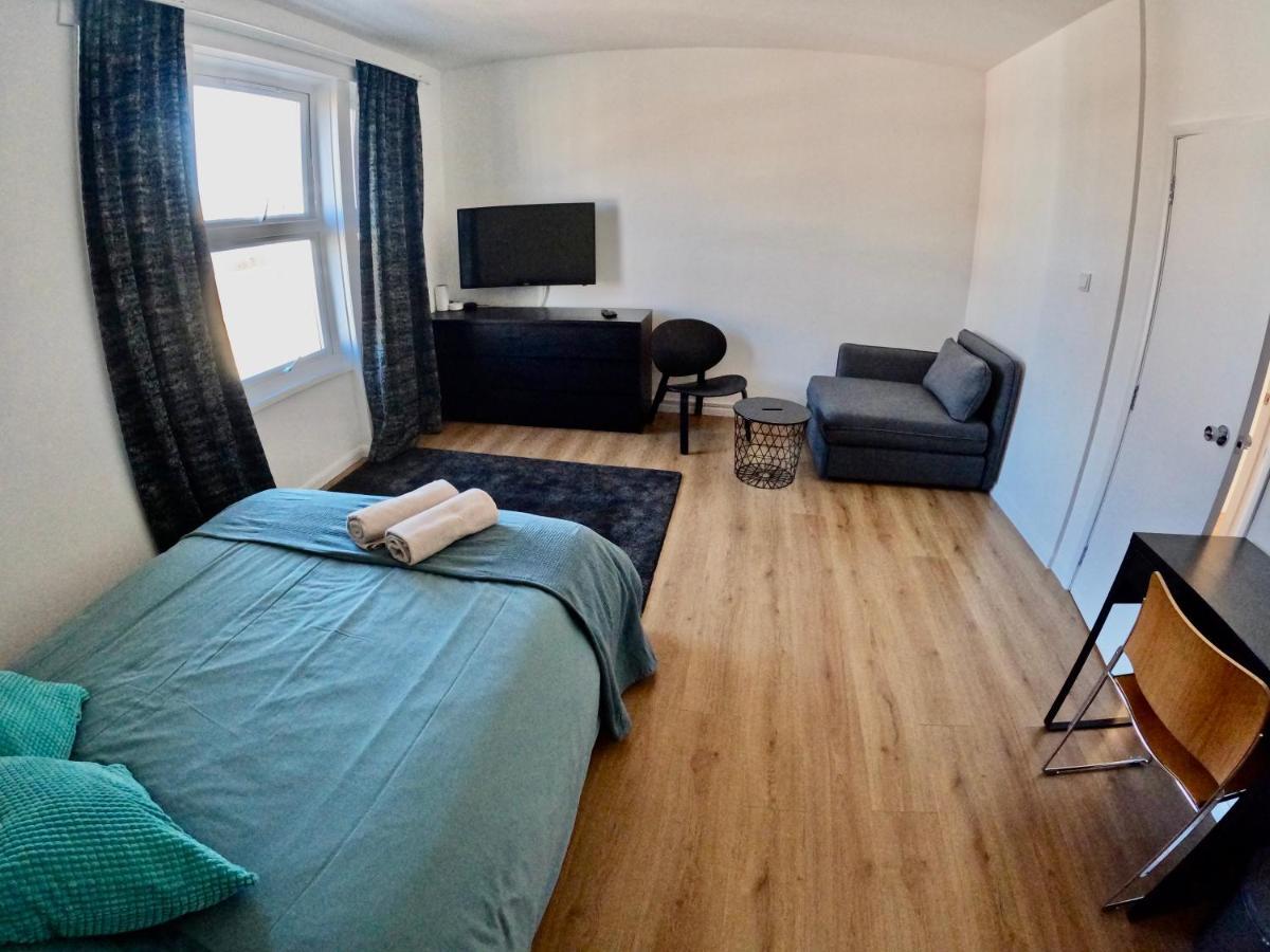 Lovely One Bedroom Flat London Eksteriør billede