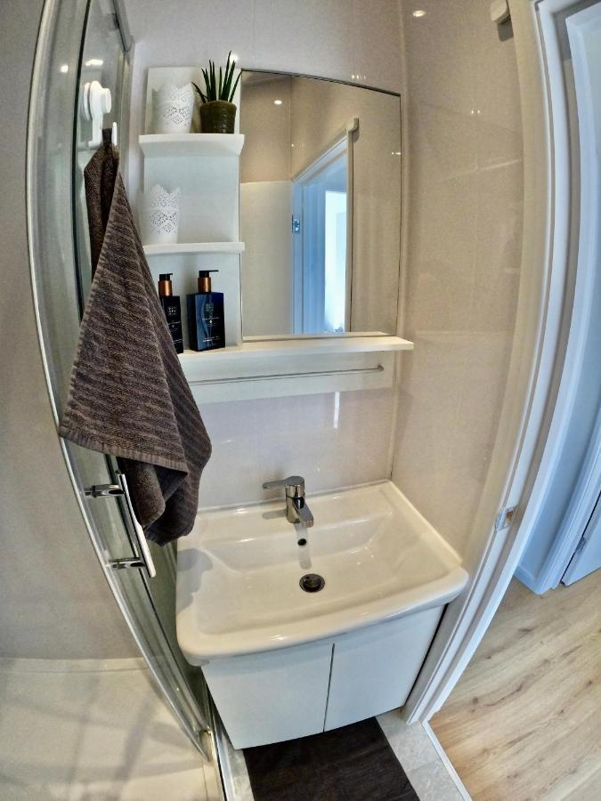 Lovely One Bedroom Flat London Eksteriør billede