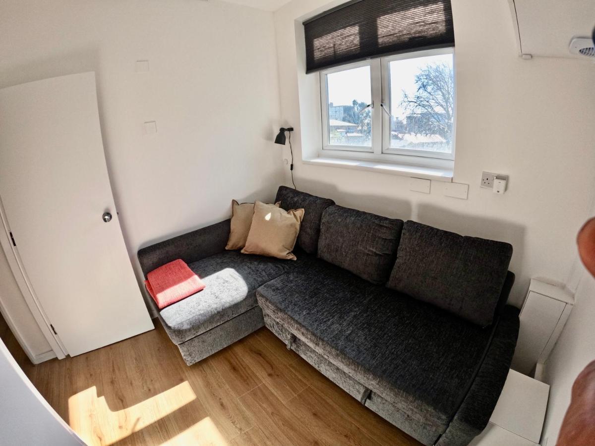Lovely One Bedroom Flat London Eksteriør billede