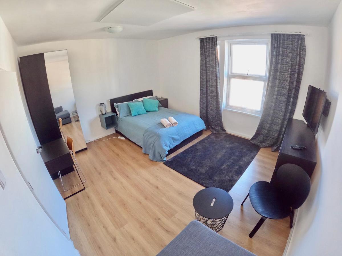 Lovely One Bedroom Flat London Eksteriør billede