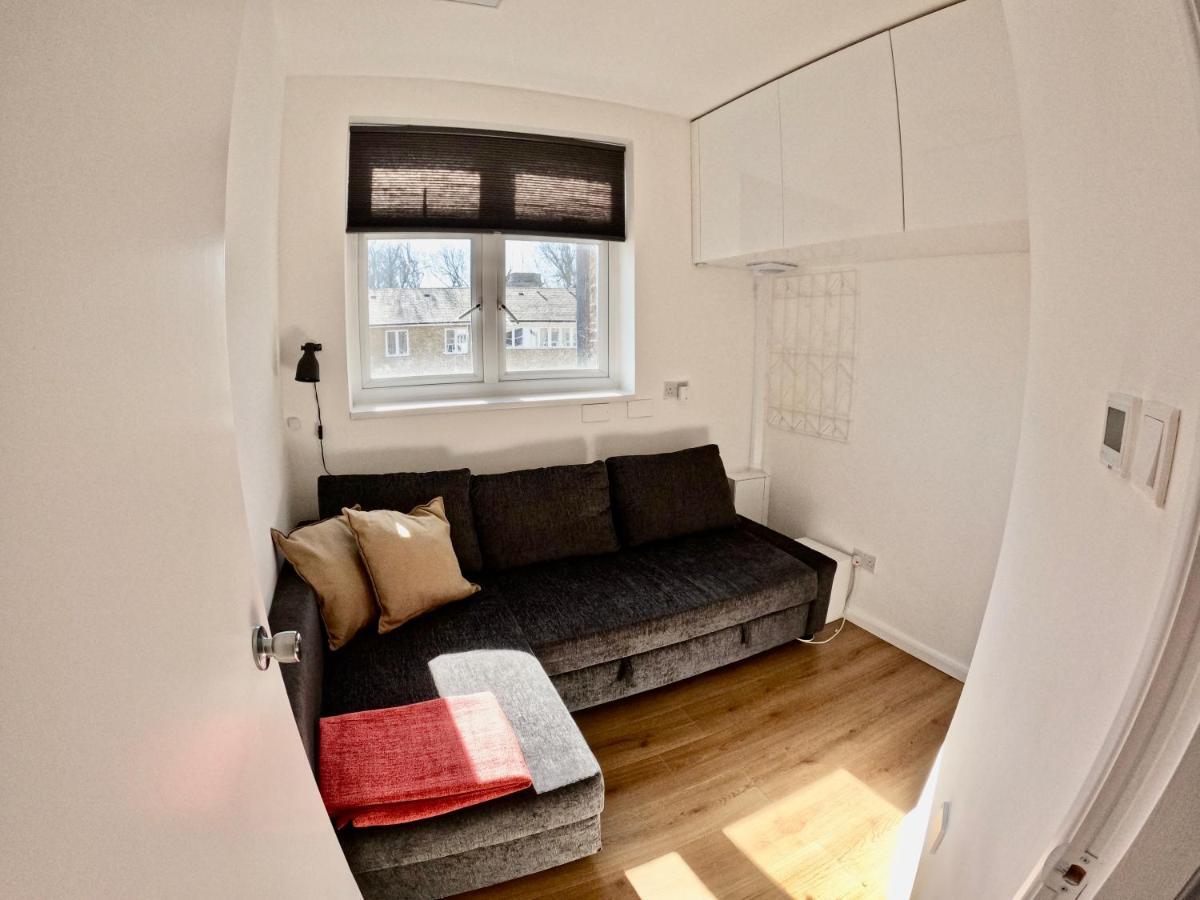 Lovely One Bedroom Flat London Eksteriør billede