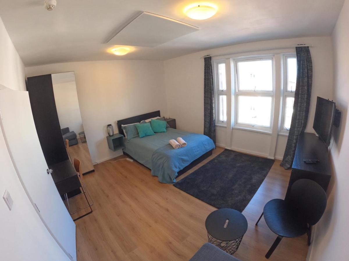Lovely One Bedroom Flat London Eksteriør billede
