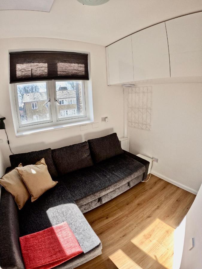Lovely One Bedroom Flat London Eksteriør billede
