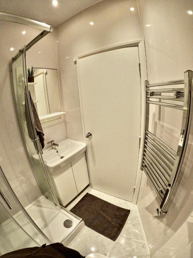 Lovely One Bedroom Flat London Eksteriør billede